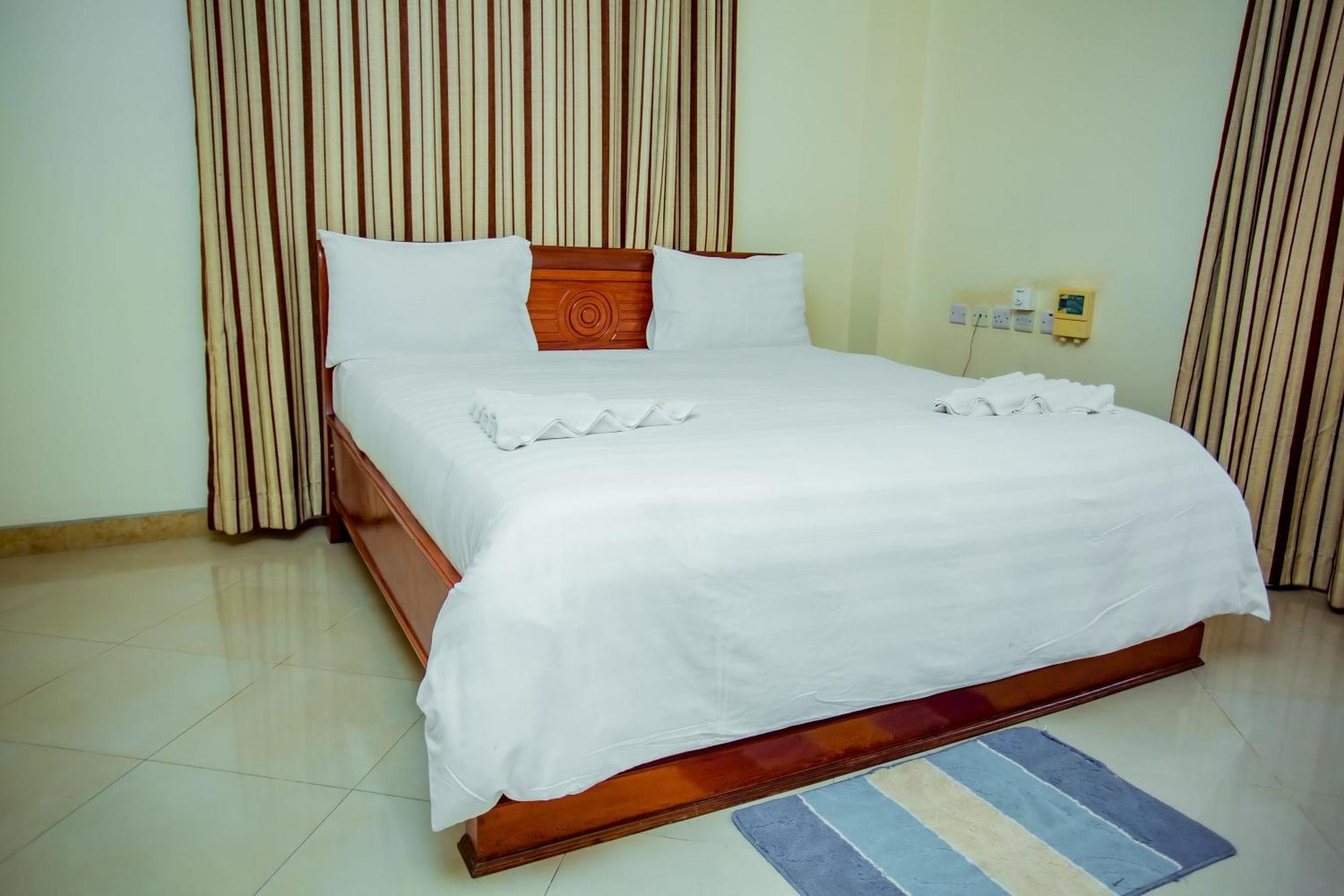 Silver Paradise Hotel Dar es Salaam Buitenkant foto