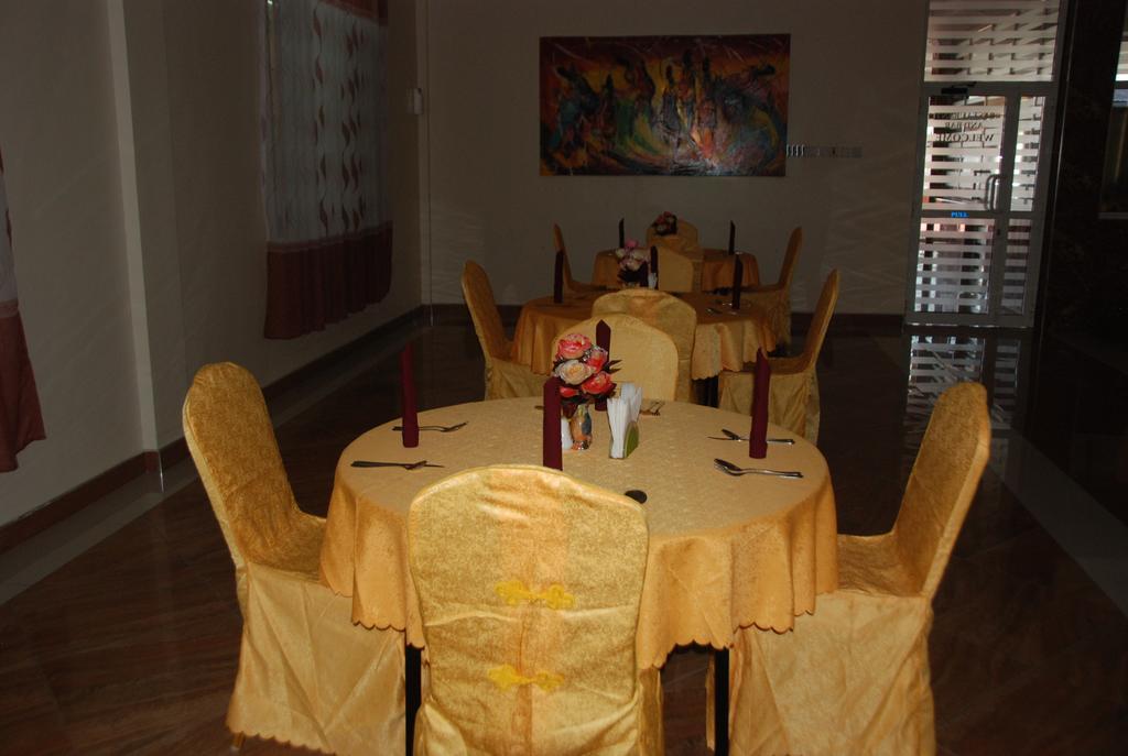 Silver Paradise Hotel Dar es Salaam Buitenkant foto