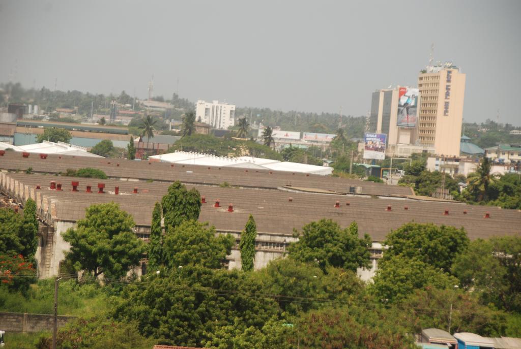 Silver Paradise Hotel Dar es Salaam Buitenkant foto