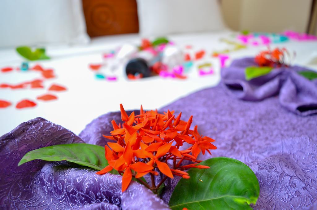 Silver Paradise Hotel Dar es Salaam Buitenkant foto