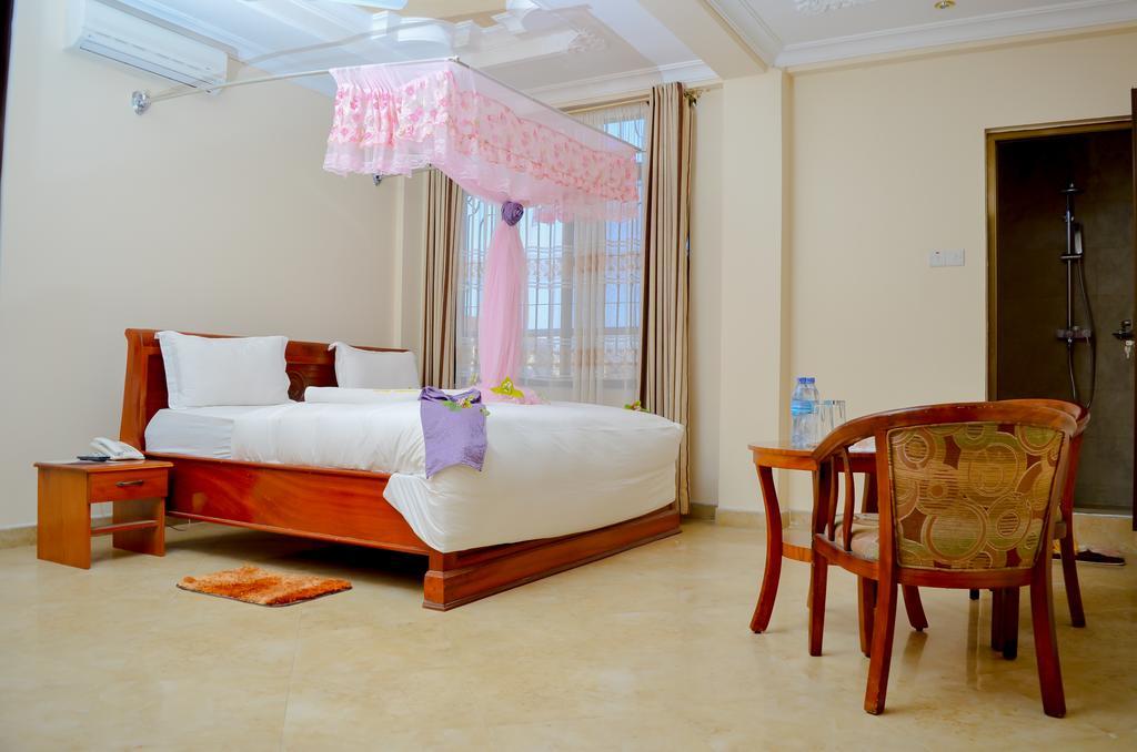 Silver Paradise Hotel Dar es Salaam Buitenkant foto