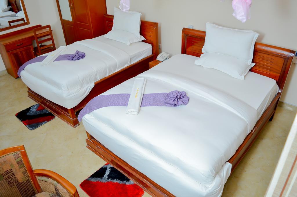 Silver Paradise Hotel Dar es Salaam Buitenkant foto